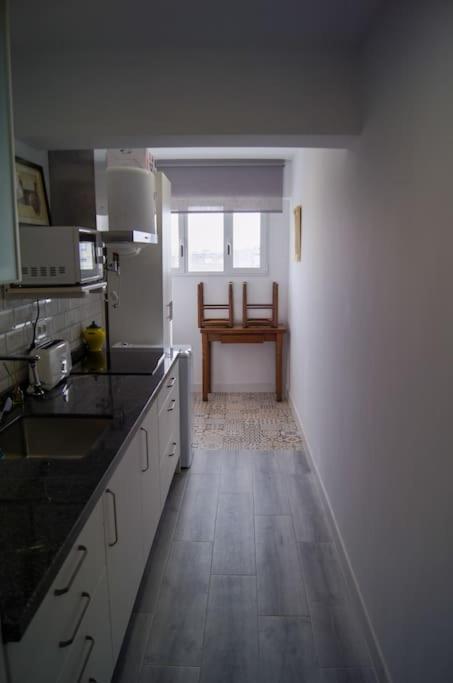 Roch - Stylish Apartment Near Metro Seville Exterior photo