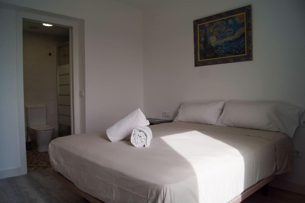 Roch - Stylish Apartment Near Metro Seville Exterior photo