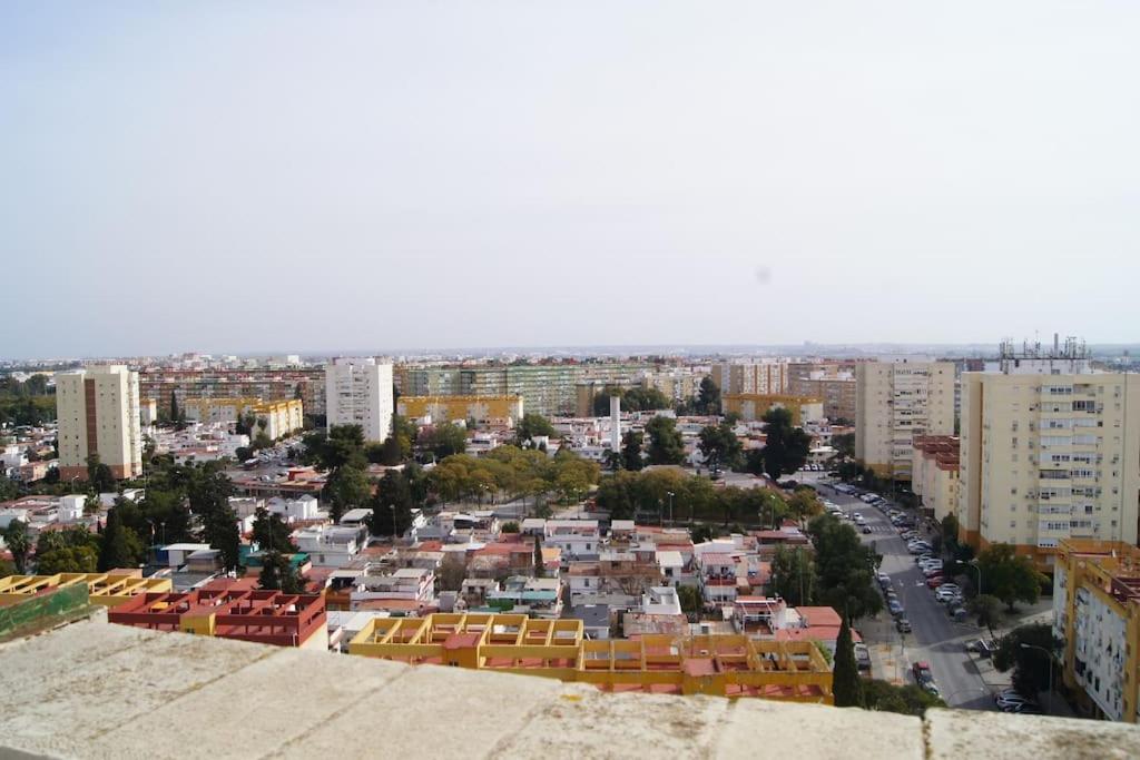 Roch - Stylish Apartment Near Metro Seville Exterior photo
